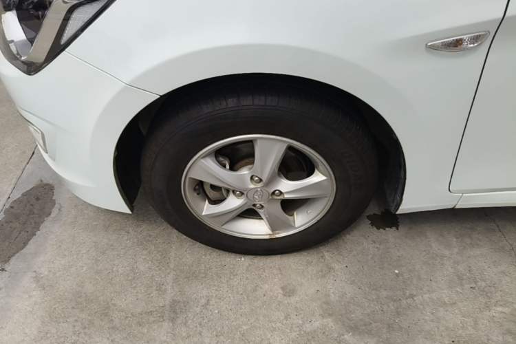 Used Hyundai Verna (older generation) 2014 1.4L Automatic Smart GLS Exterior 4