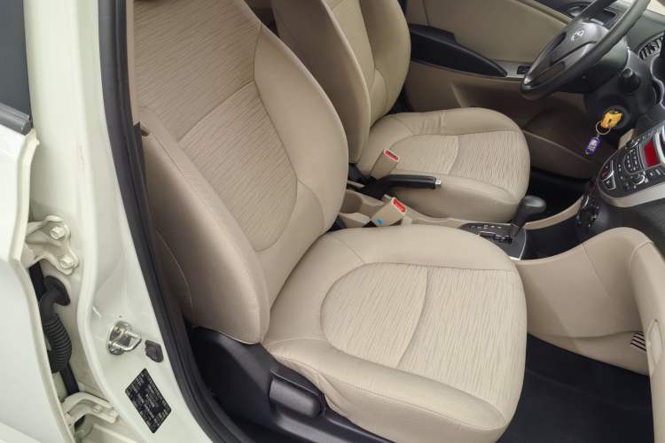Used Hyundai Verna (older generation) 2014 1.4L Automatic Smart GLS Exterior 4