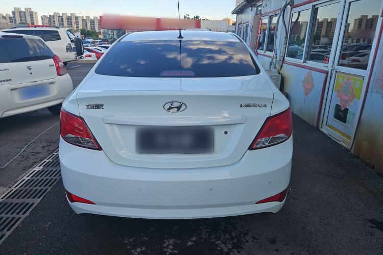 Used Hyundai Verna (older generation) 2014 1.4L Automatic Smart GLS Exterior 4
