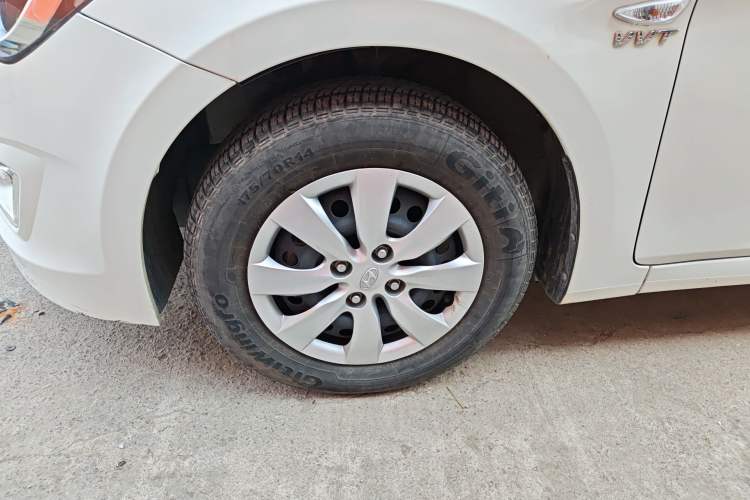 Used Hyundai Verna (older generation) 2014 1.4L Manual Smart GLS Trim Exterior 4