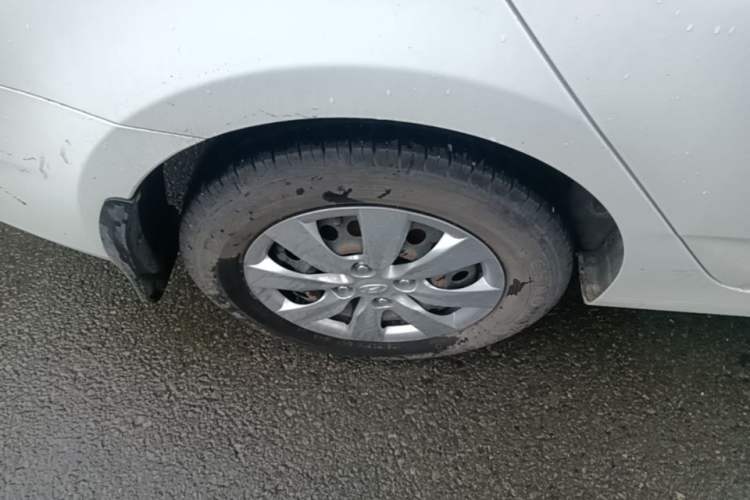 Used Hyundai Verna (older generation) 2014 1.4L Manual Smart GLS Trim Exterior 5