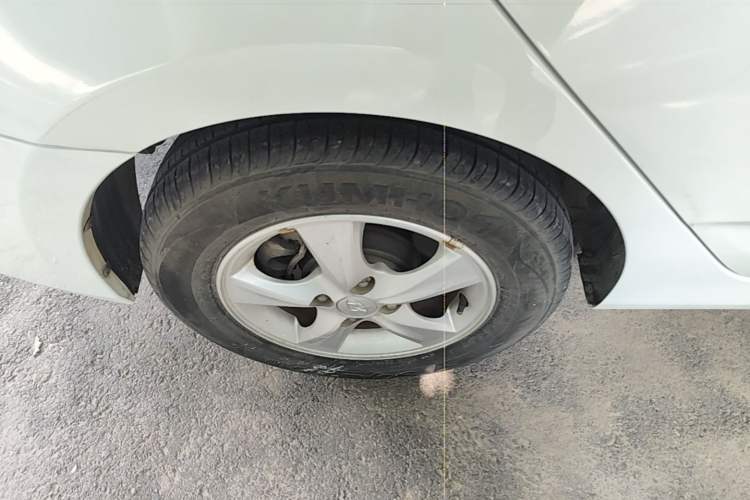 Used Hyundai Verna (older generation) 2014 1.4L Automatic Smart GLS Exterior 5