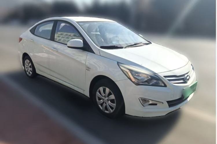 Used Hyundai Verna (older generation) 2014 1.4L Manual Smart GLS Trim Exterior 5