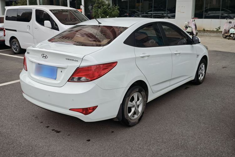 Used Hyundai Verna (older generation) 2014 1.4L Automatic Smart GLS Exterior 5