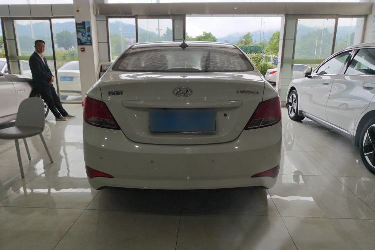 Used Hyundai Verna (older generation) 2014 1.4L Manual Smart GLS Trim Exterior 5
