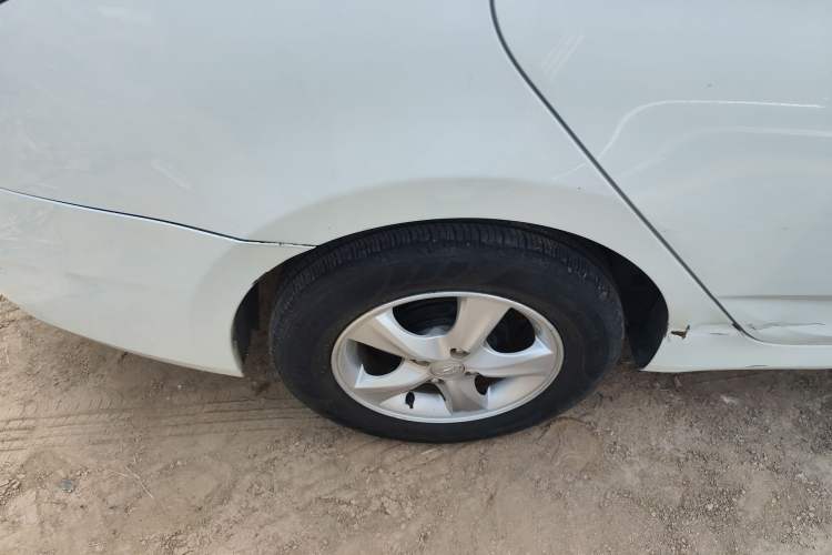 Used Hyundai Verna (older generation) 2014 1.4L Automatic Smart GLS Exterior 5