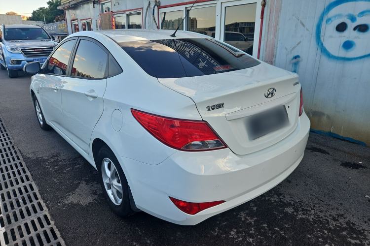 Used Hyundai Verna (older generation) 2014 1.4L Automatic Smart GLS Exterior 5