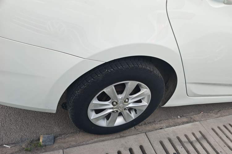 Used Hyundai Verna (older generation) 2014 1.4L Manual Smart GLS Trim Exterior 5