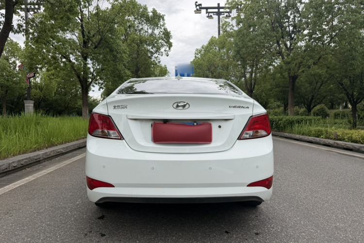 Used Hyundai Verna (older generation) 2014 1.4L Manual Smart GLS Trim Exterior 5