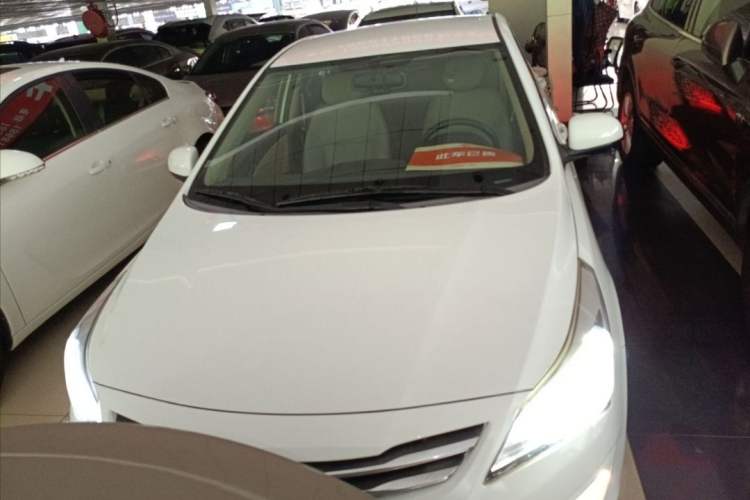 Used Hyundai Verna (older generation) 2014 1.4L Automatic Smart GLS Exterior 5
