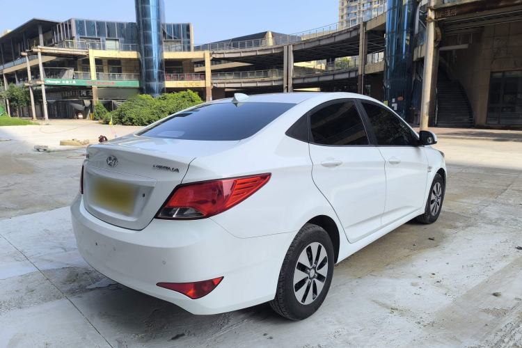 Used Hyundai Verna (older generation) 2014 1.4L Manual Smart GLS Trim Exterior 5