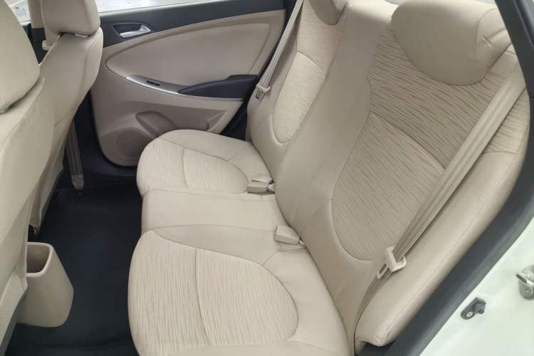 Used Hyundai Verna (older generation) 2014 1.4L Automatic Smart GLS Exterior 6