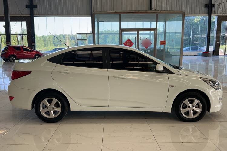 Used Hyundai Verna (older generation) 2014 1.4L Automatic Smart GLS Exterior 6