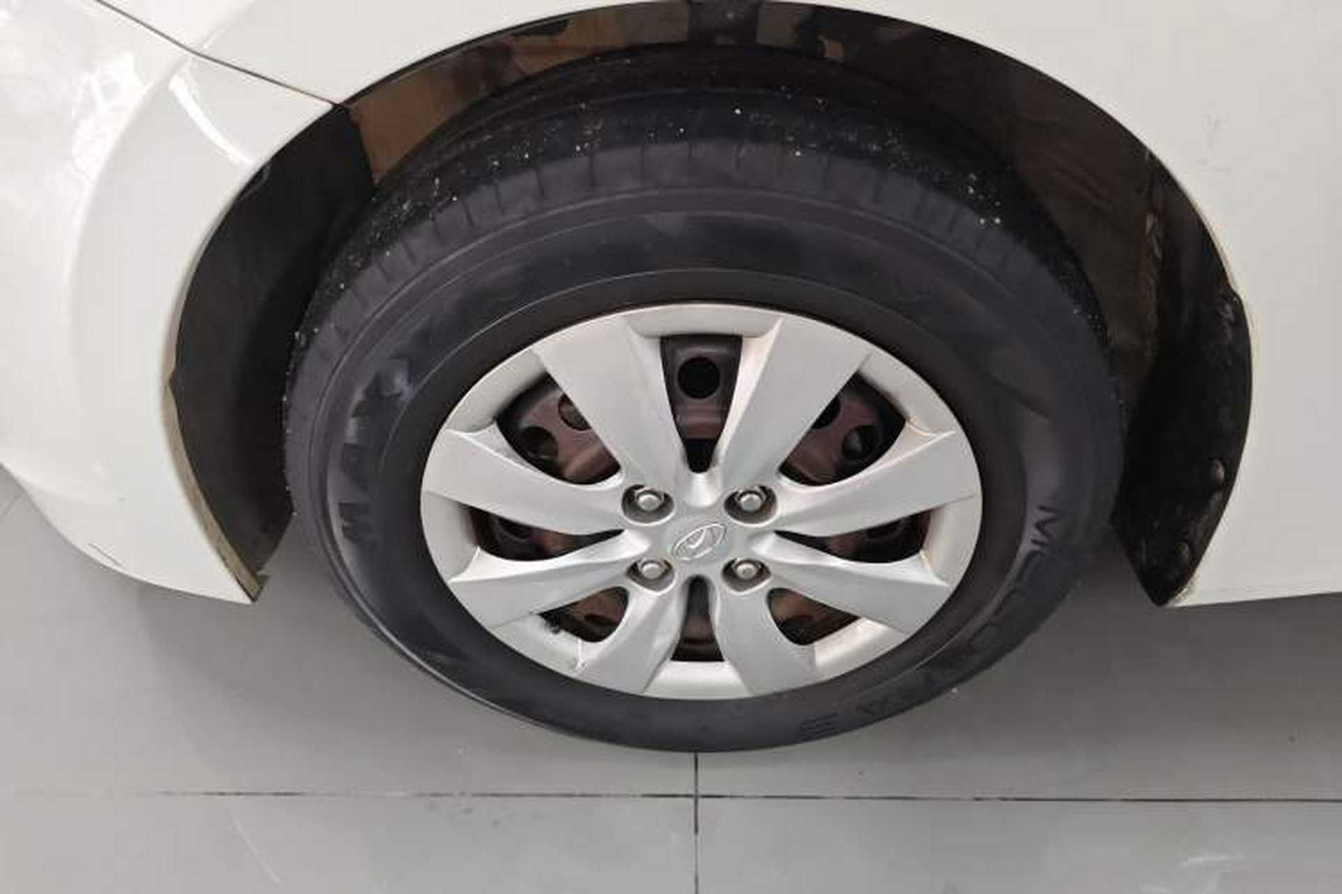 Used Hyundai Verna (older generation) 2014 1.4L Manual Smart GLS Trim Exterior 7