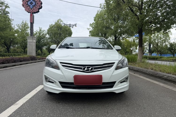 Used Hyundai Verna (older generation) 2014 1.4L Manual Smart GLS Trim Exterior 7
