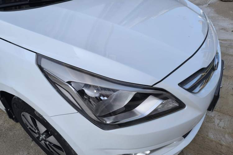 Used Hyundai Verna (older generation) 2014 1.4L Manual Smart GLS Trim Exterior 7