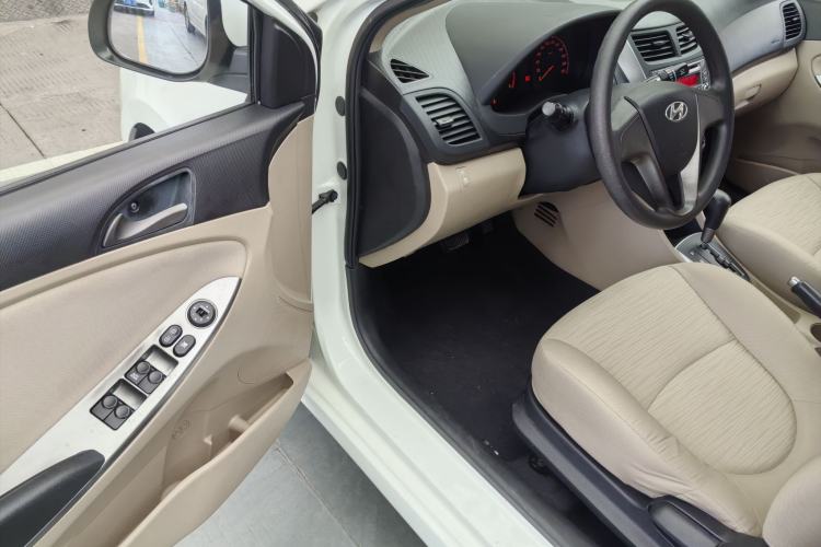 Used Hyundai Verna (older generation) 2014 1.4L Automatic Smart GLS Exterior 8