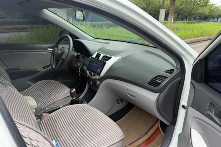 Used Hyundai Verna (older generation) 2014 1.4L Manual Smart GLS Trim Exterior 8