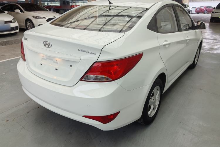 Used Hyundai Verna (older generation) 2014 1.4L Automatic Smart GLS Exterior 9