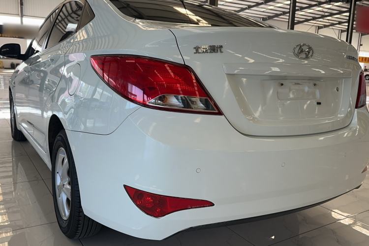 Used Hyundai Verna (older generation) 2014 1.4L Automatic Smart GLS Exterior 9