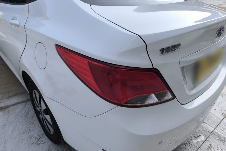 Used Hyundai Verna (older generation) 2014 1.4L Manual Smart GLS Trim Exterior 9