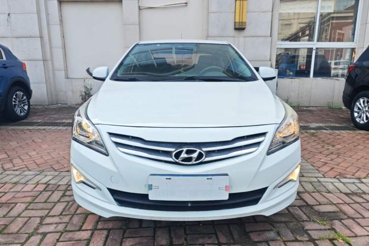 Used Hyundai Verna (older generation) 2014 1.4L Manual Smart GLS Trim Front