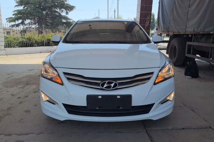 Used Hyundai Verna (older generation) 2014 1.4L Manual Smart GLS Trim Front