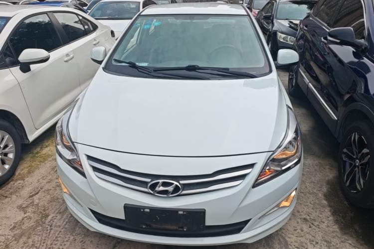 Used Hyundai Verna (older generation) 2014 1.4L Manual Smart GLS Trim Front