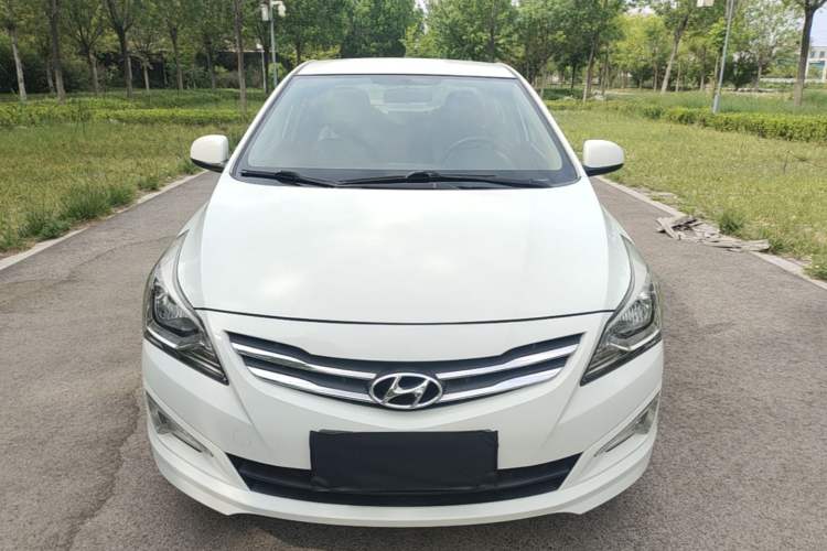 Used Hyundai Verna (older generation) 2014 1.4L Manual Smart GLS Trim Front