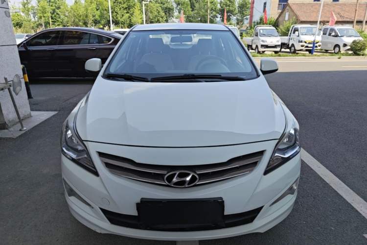 Used Hyundai Verna (older generation) 2014 1.4L Manual Smart GLS Trim Front