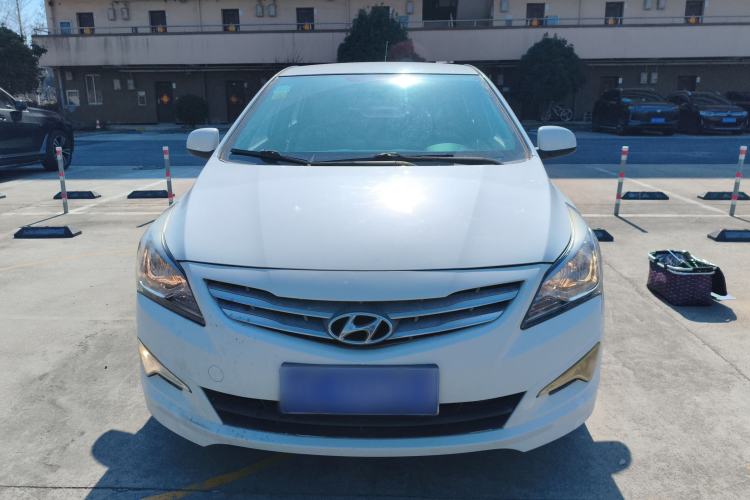 Used Hyundai Verna (older generation) 2014 1.4L Manual Smart GLS Trim Front