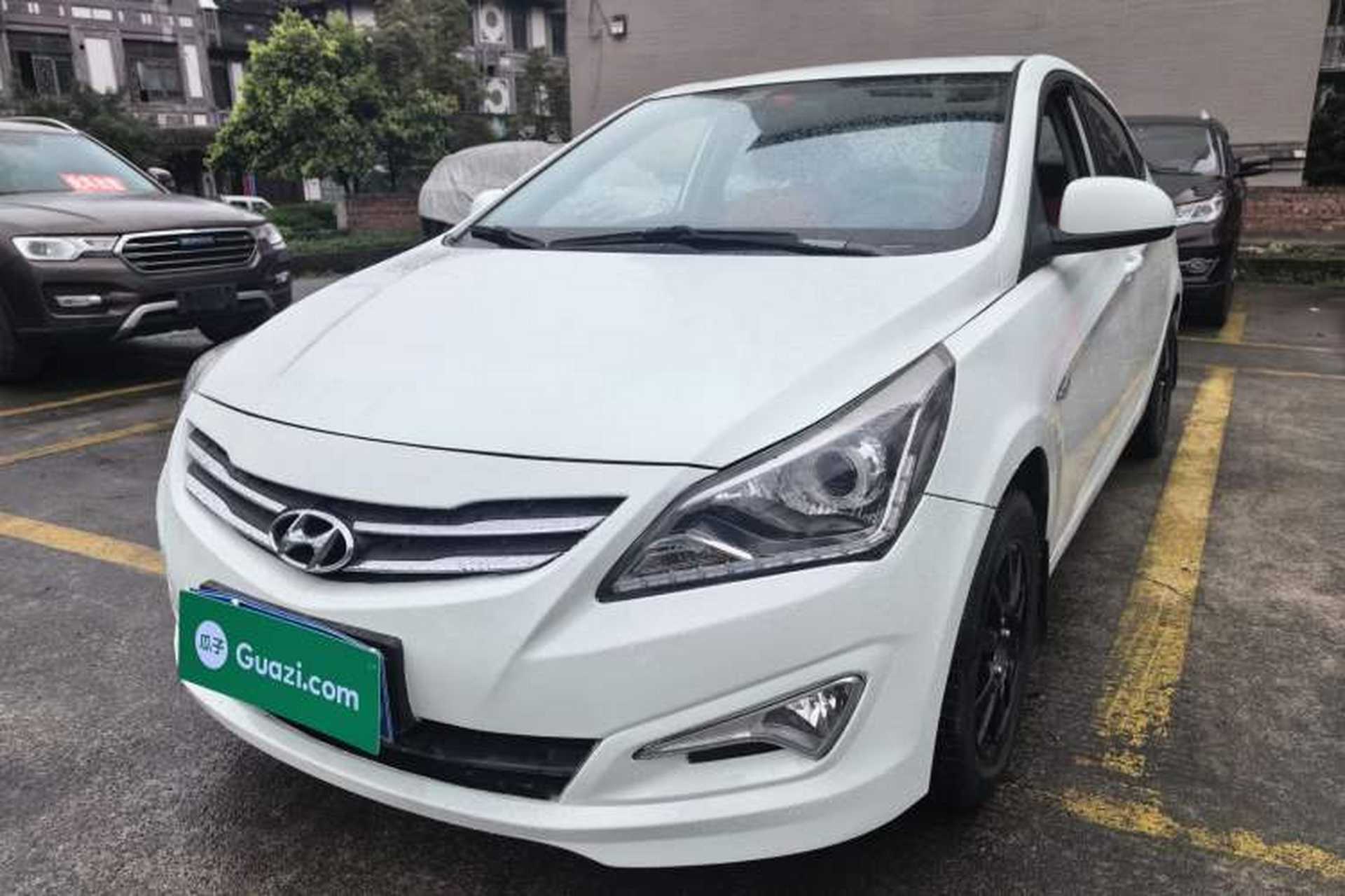 Used Hyundai Verna (older generation) 2014 1.4L Manual Smart GLS Trim Front Left 45 Deg