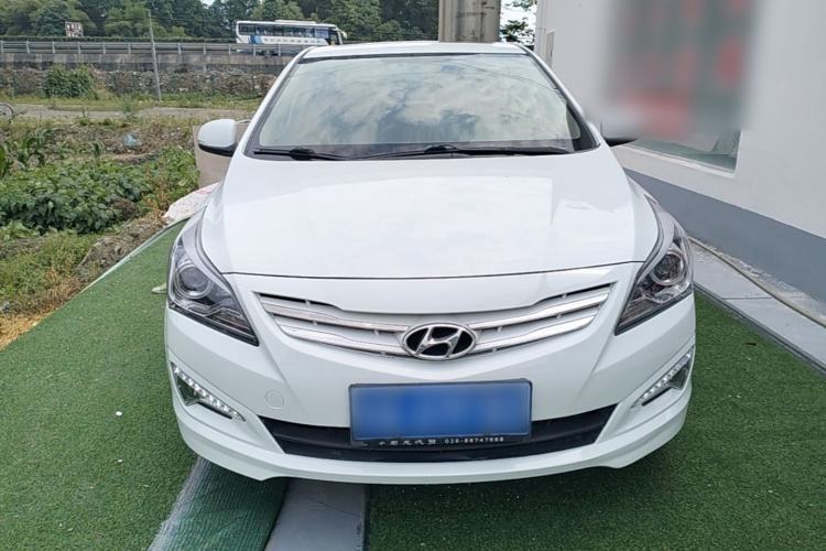 Used Hyundai Verna (older generation) 2014 1.4L Manual Top-Tier Model TOP Front