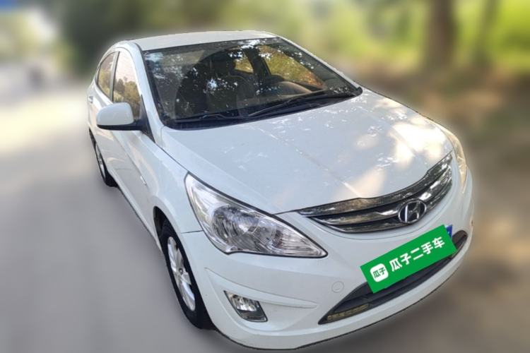 Used Hyundai Verna (older generation) 2014 1.4L Automatic Smart GLS Front Right 45 Deg
