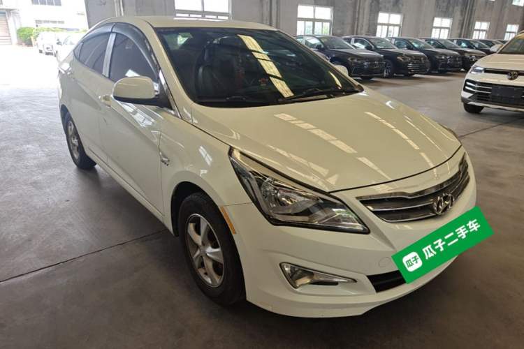 Used Hyundai Verna (older generation) 2014 1.4L Automatic Smart GLS Front Right 45 Deg