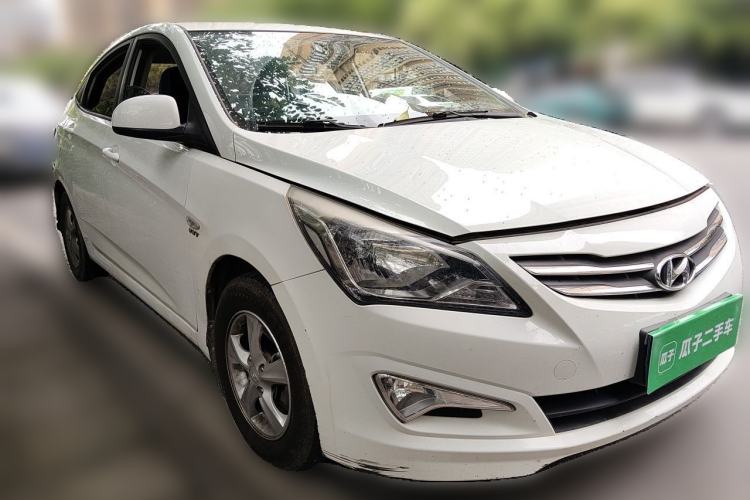 Used Hyundai Verna (older generation) 2014 1.4L Automatic Smart GLS Front Right 45 Deg