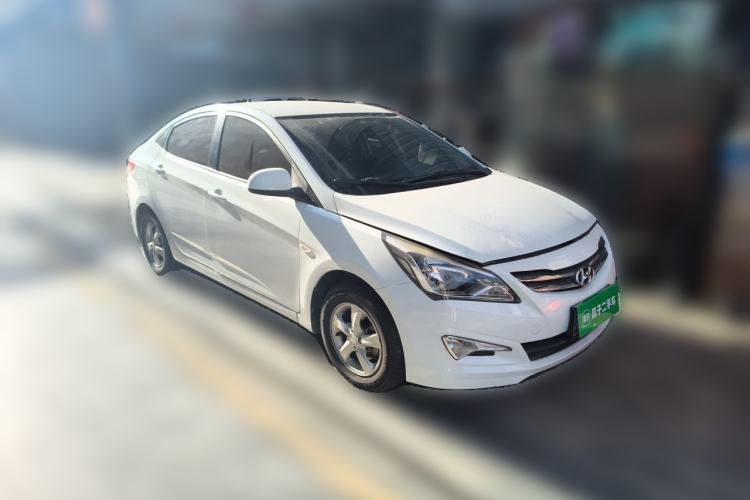 Used Hyundai Verna (older generation) 2014 1.4L Automatic Smart GLS Front Right 45 Deg