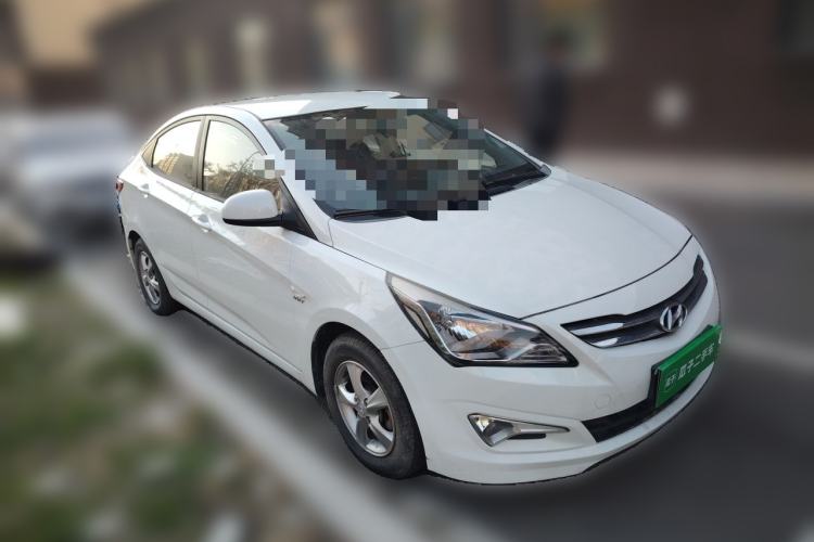 Used Hyundai Verna (older generation) 2014 1.4L Automatic Smart GLS Front Right 45 Deg