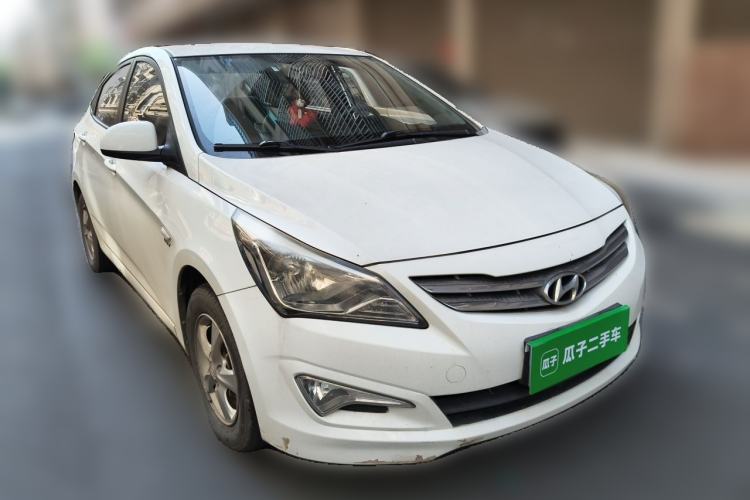 Used Hyundai Verna (older generation) 2014 1.4L Automatic Smart GLS Front Right 45 Deg