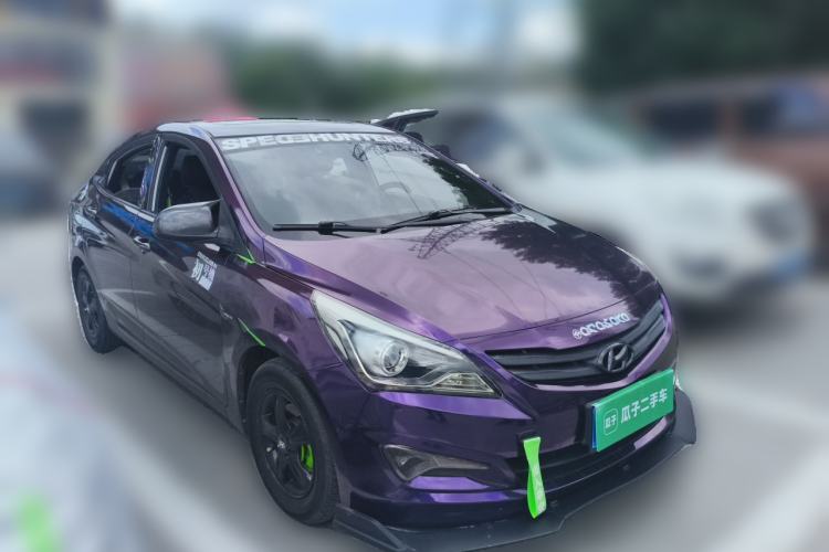Used Hyundai Verna (older generation) 2014 1.4L Automatic Leading-Edge GLX Front Right 45 Deg