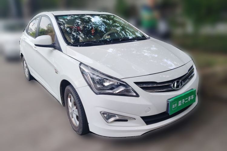 Used Hyundai Verna (older generation) 2014 1.4L Automatic Smart GLS Front Right 45 Deg