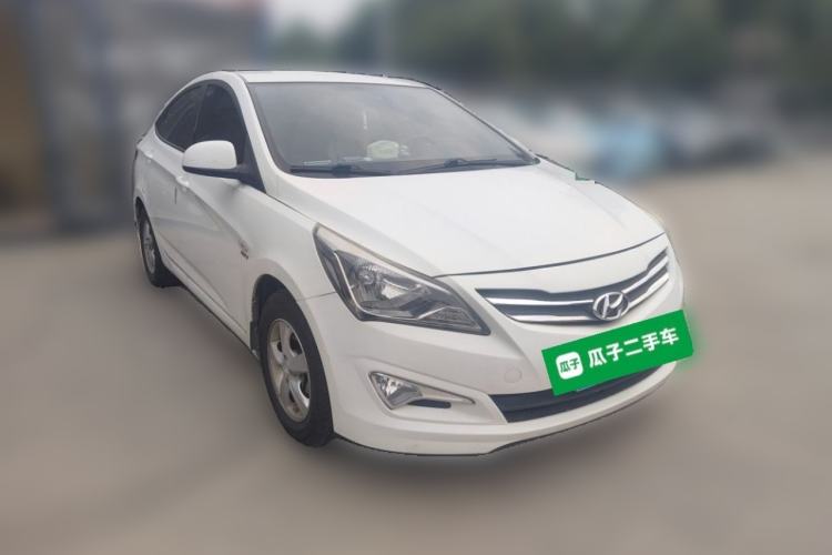 Used Hyundai Verna (older generation) 2014 1.4L Automatic Smart GLS Front Right 45 Deg