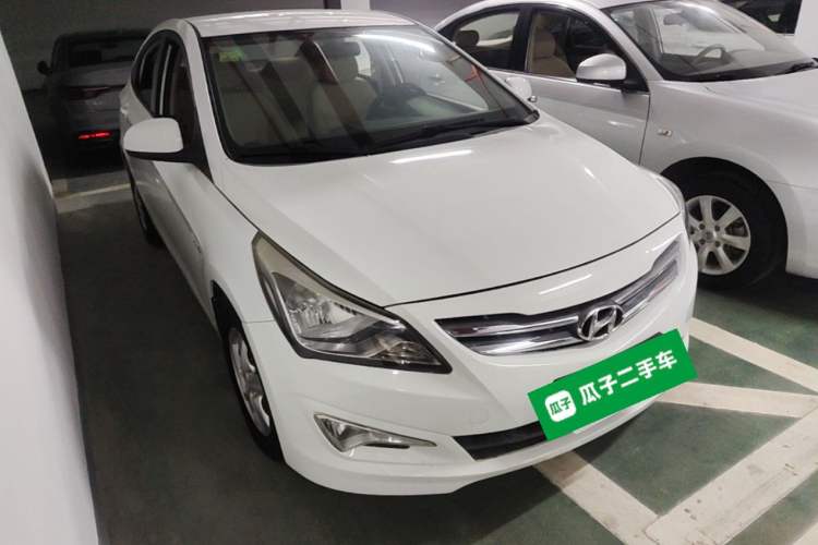 Used Hyundai Verna (older generation) 2014 1.4L Automatic Smart GLS Front Right 45 Deg