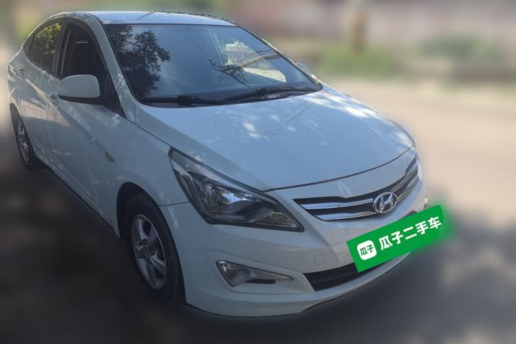 Used Hyundai Verna (older generation) 2014 1.4L Automatic Smart GLS Front Right 45 Deg