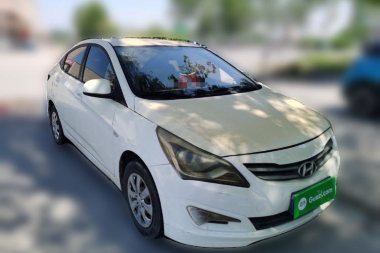 Used Hyundai Verna (older generation) 2014 1.4L Manual Fashion GS Model Front Right 45 Deg