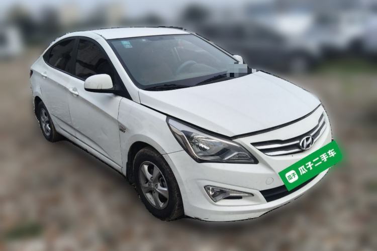 Used Hyundai Verna (older generation) 2014 1.4L Automatic Smart GLS Front Right 45 Deg