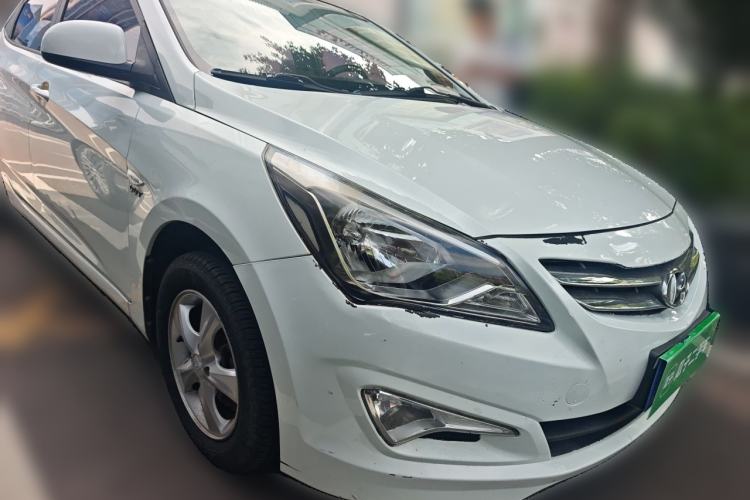 Used Hyundai Verna (older generation) 2014 1.4L Automatic Smart GLS Front Right 45 Deg