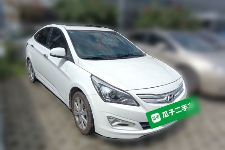 Used Hyundai Verna (older generation) 2014 1.4L Manual Top-Tier Model TOP Front Right 45 Deg