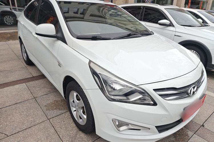 Used Hyundai Verna (older generation) 2014 1.4L Automatic Smart GLS Front Right 45 Deg