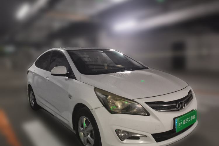 Used Hyundai Verna (older generation) 2014 1.4L Automatic Smart GLS Front Right 45 Deg